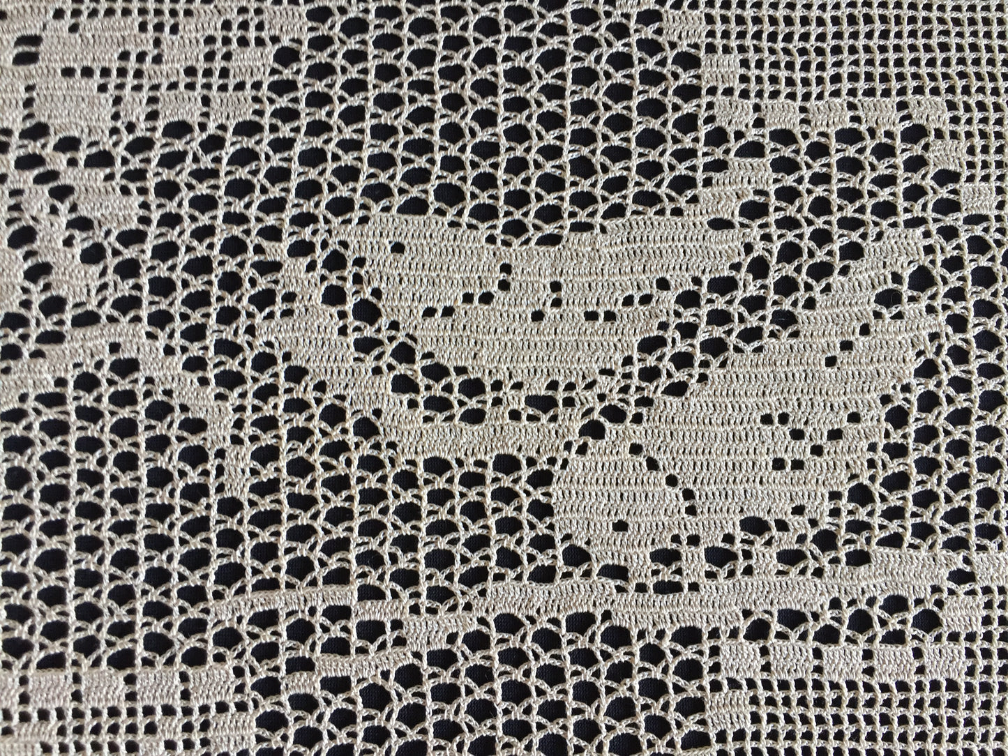 Mary Card Designed "NARCISSUS and TITMOUSE (Java Sparrow)" Large Crochet Lace Tray Cloth Doily - English Chart No. 79