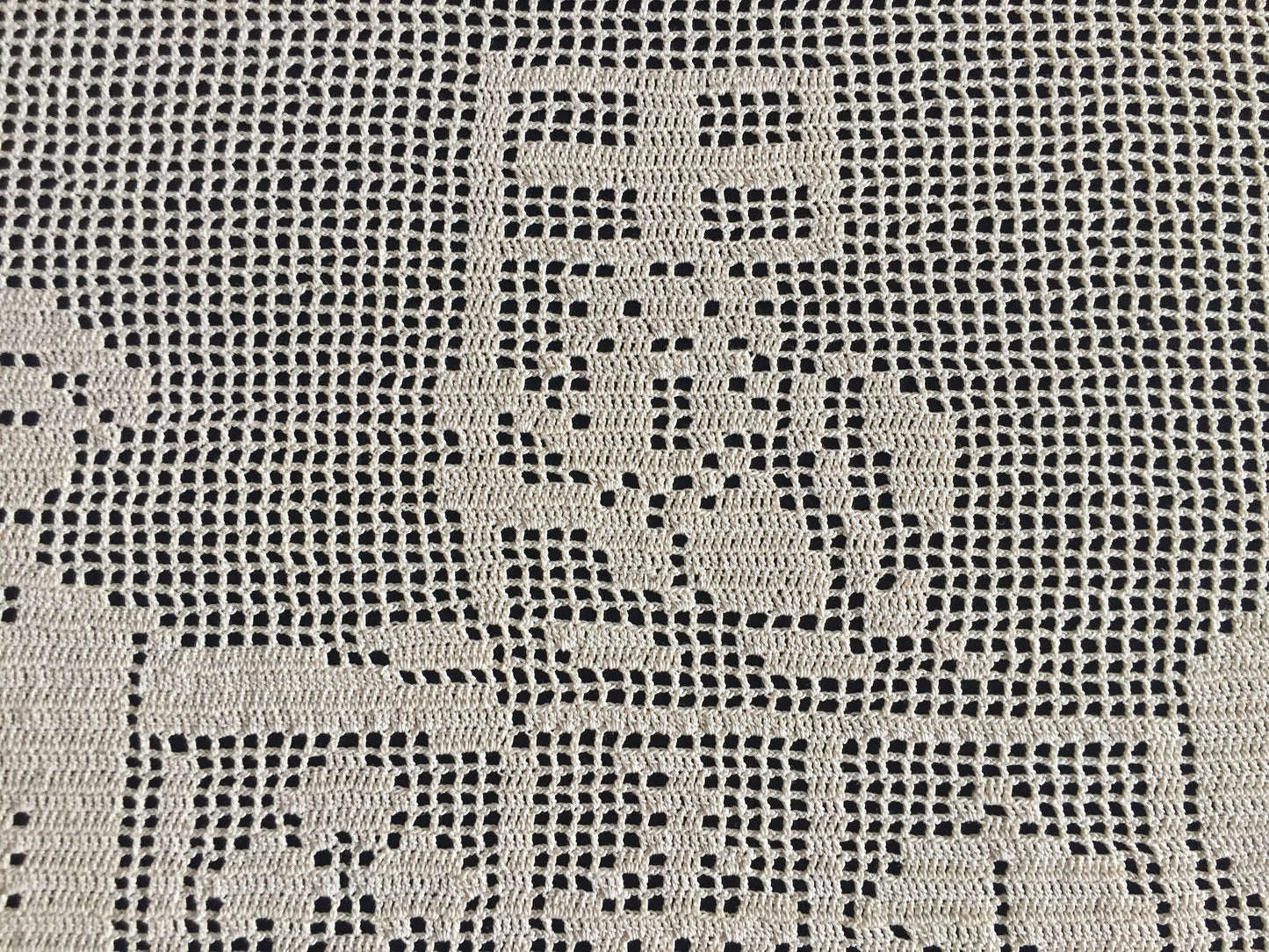 Vintage Filet Crochet Lace Panel: Mary Card, New Zealand Coat of Arms, 1910s Design