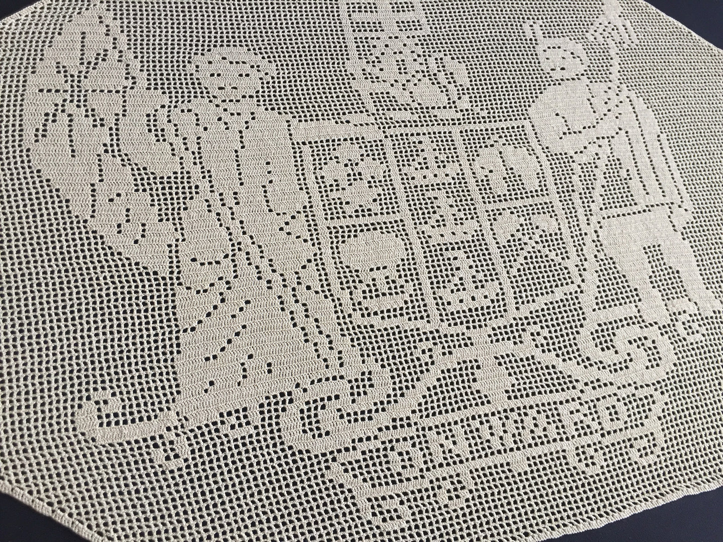 Vintage Filet Crochet Lace Panel: Mary Card, New Zealand Coat of Arms, 1910s Design