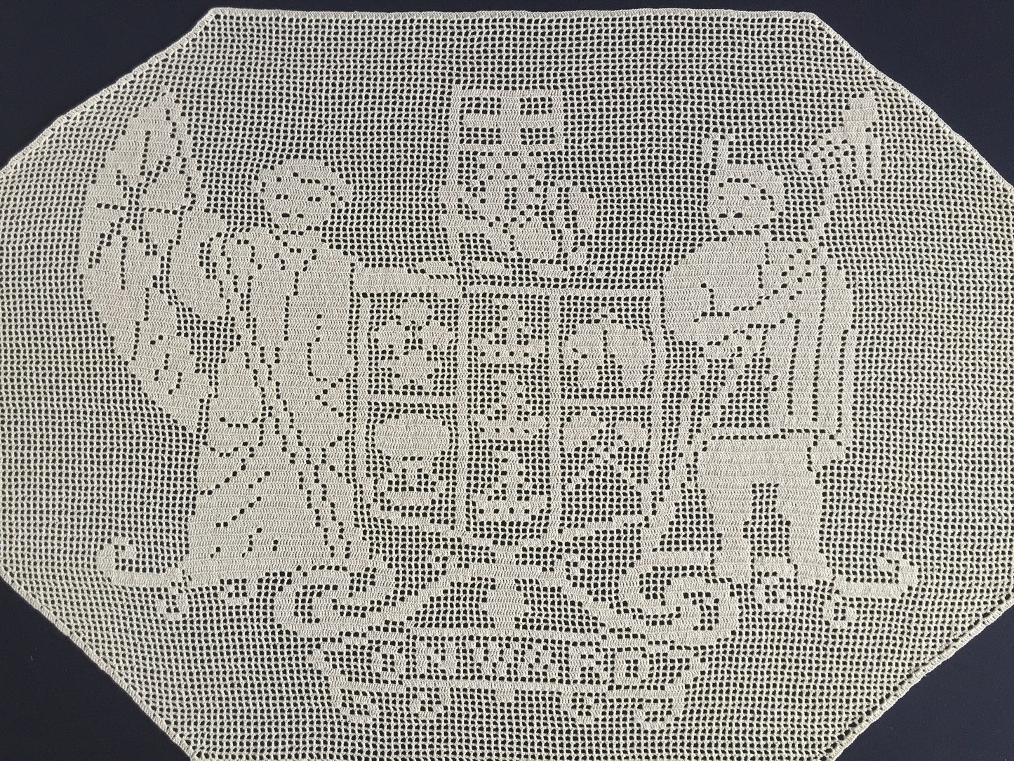 Vintage Filet Crochet Lace Panel: Mary Card, New Zealand Coat of Arms, 1910s Design