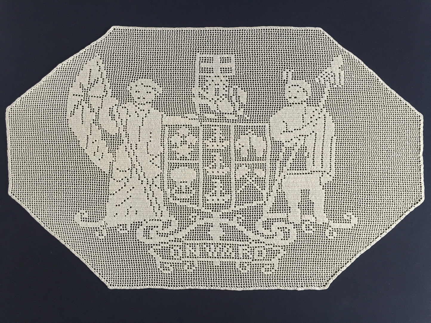 Vintage Filet Crochet Lace Panel: Mary Card, New Zealand Coat of Arms, 1910s Design