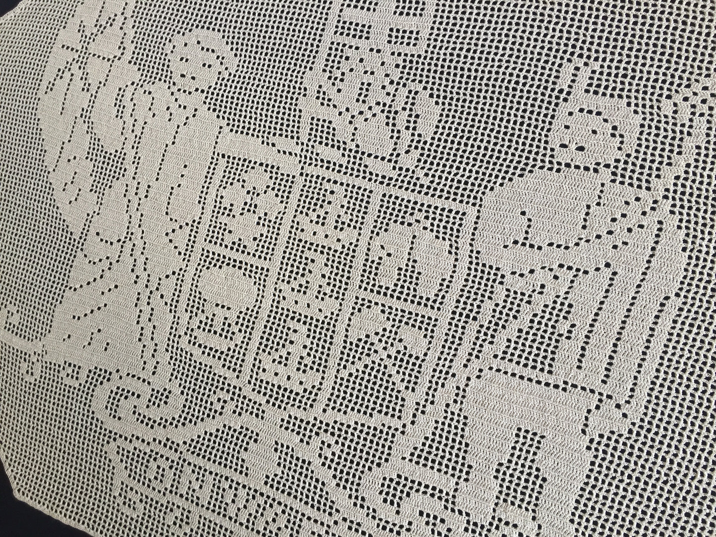 Vintage Filet Crochet Lace Panel: Mary Card, New Zealand Coat of Arms, 1910s Design
