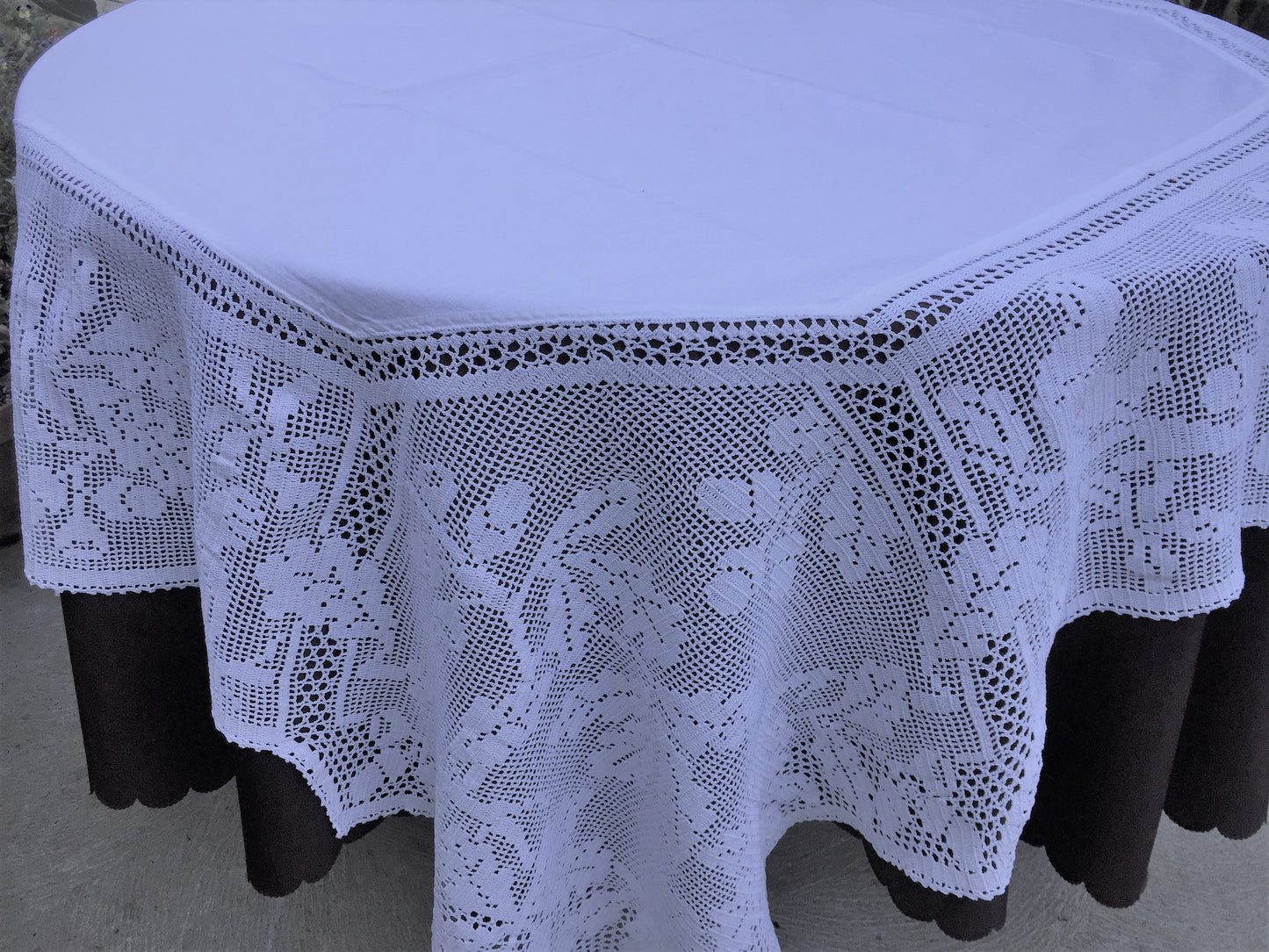 Mary Card Designed "Oak and Squirrel" Chart  No. 69 Antique Filet Crochet Lace and Linen Tablecloth