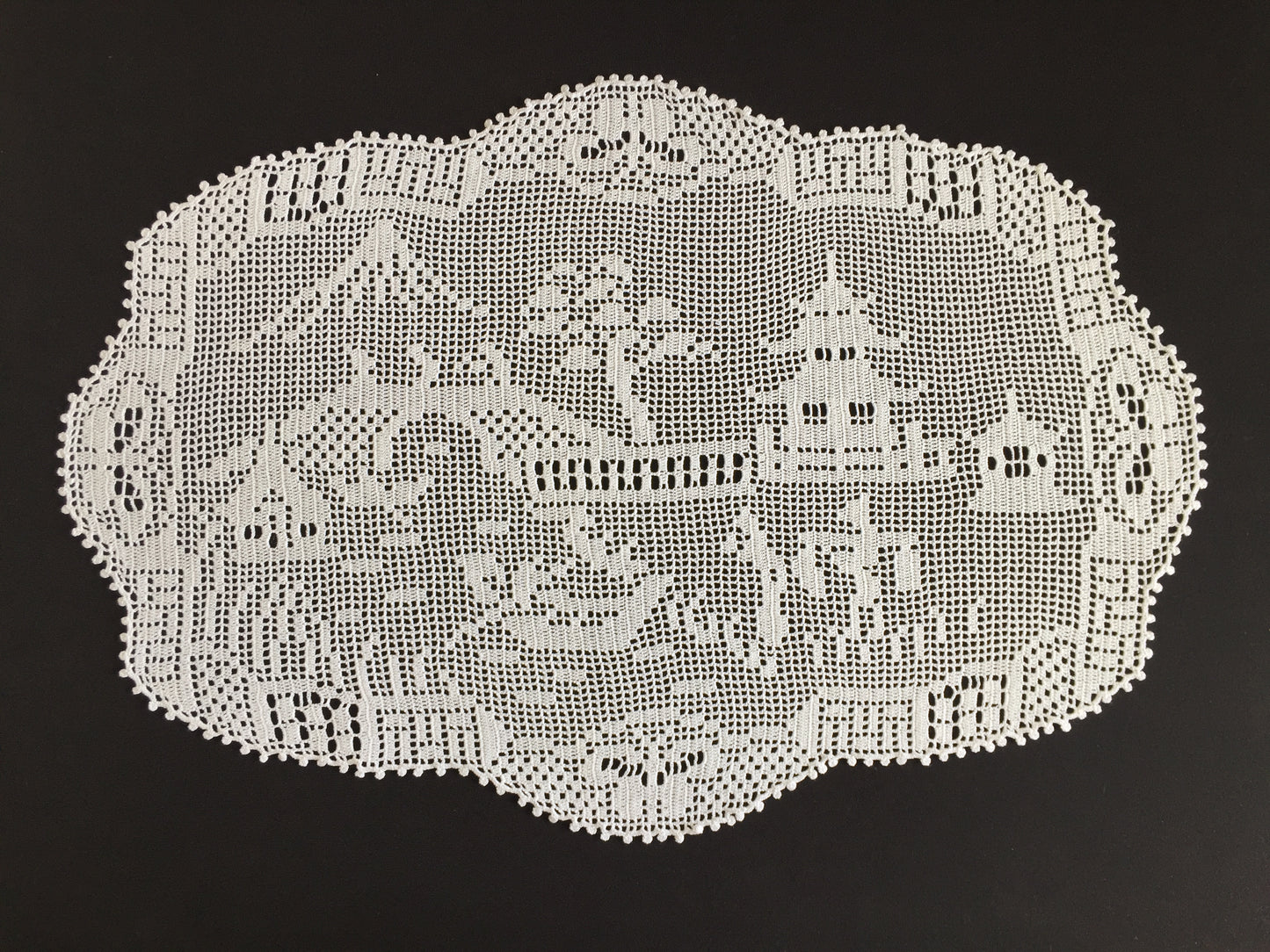 Mary Card Designed Collectible "Oriental Willow Table Mat" (1934) Large Vintage Crochet Lace Placemat Doily