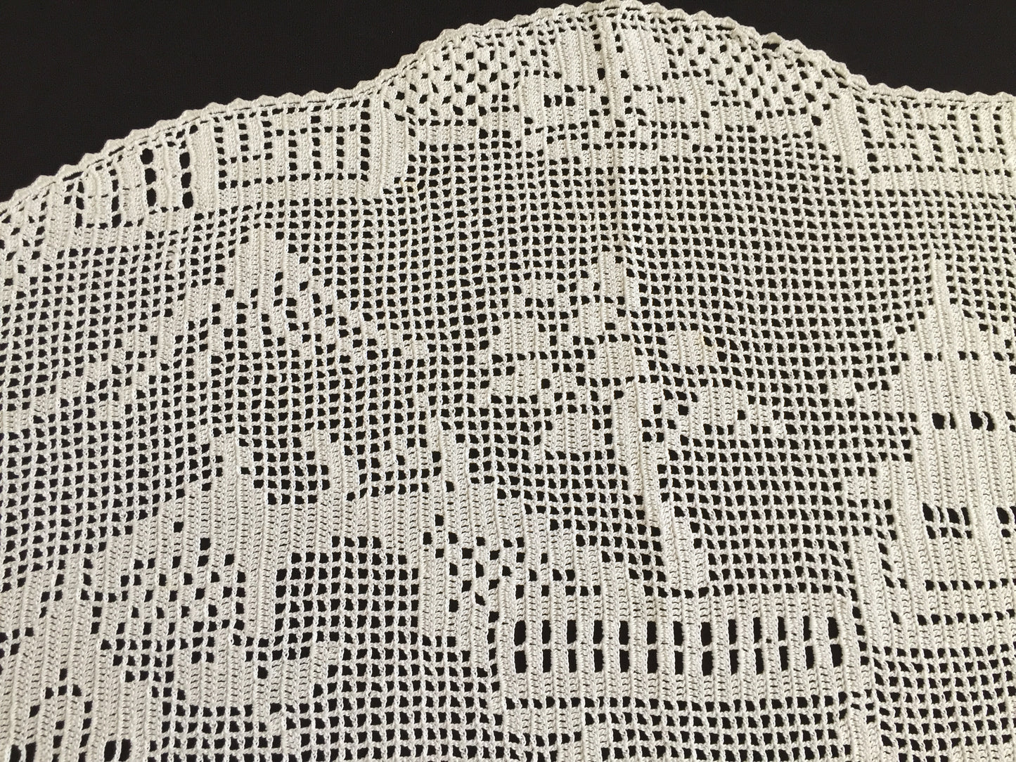 Mary Card Designed Collectible "Oriental Willow Table Mat" (1934) Large Vintage Crochet Lace Placemat Doily