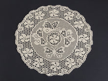 Load image into Gallery viewer, Mary Card &quot;PERIWINKLE &amp; BUTTERFLY&quot; Filet Crochet Lace Doily - Design Published in Everylady&#39;s Journal (1928)