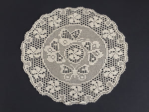 Mary Card "PERIWINKLE & BUTTERFLY" Filet Crochet Lace Doily - Design Published in Everylady's Journal (1928)