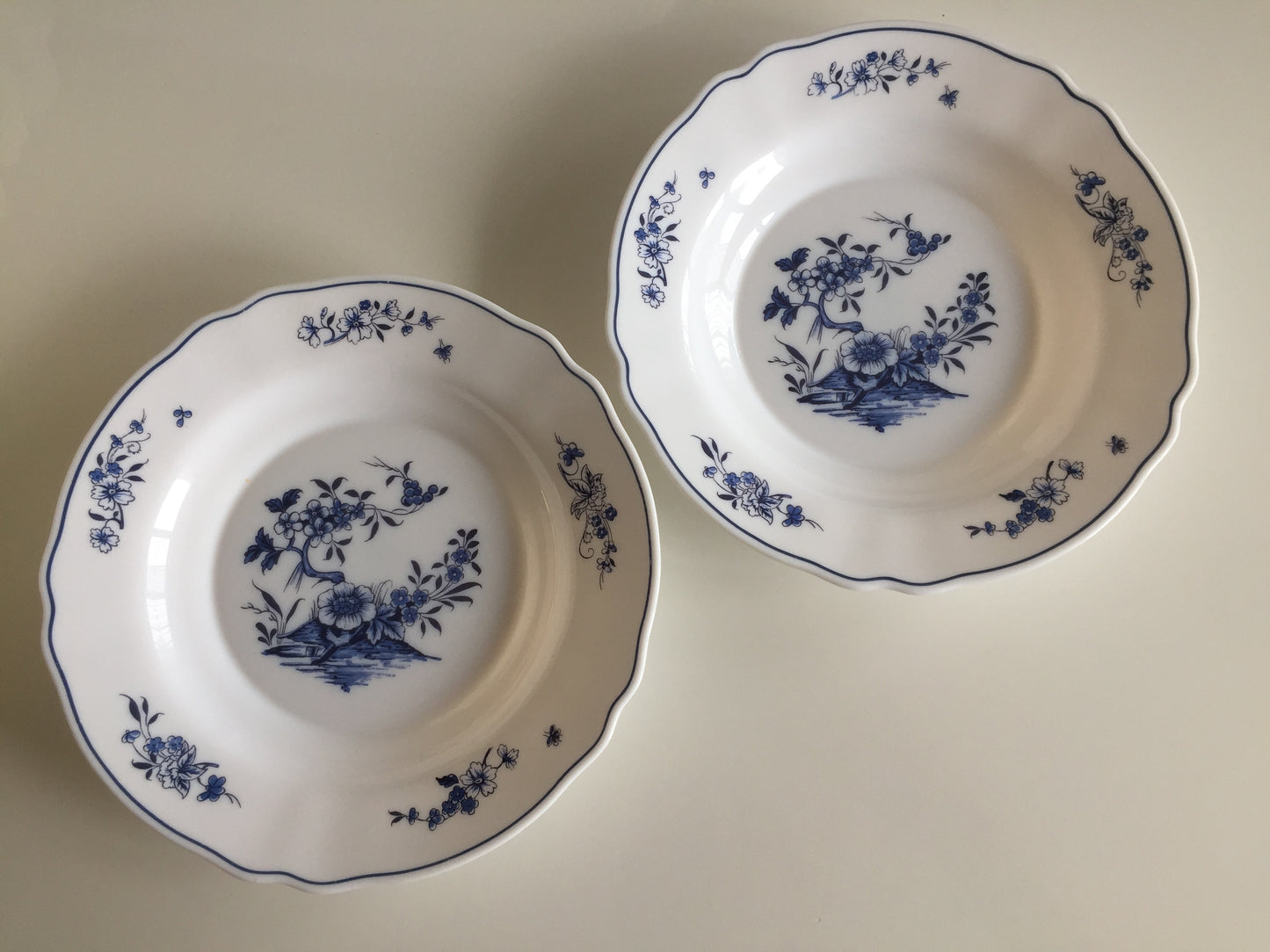 Arcopal France Kalinka White & Blue Milk Glass Plate | 1970s Dinnerware Replacement