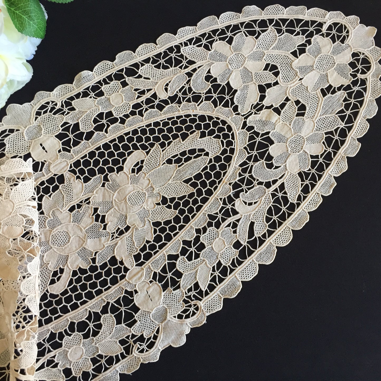 Handmade Venetian Point de Venise Lace Table Runner: Ecru Italian Needle Lace