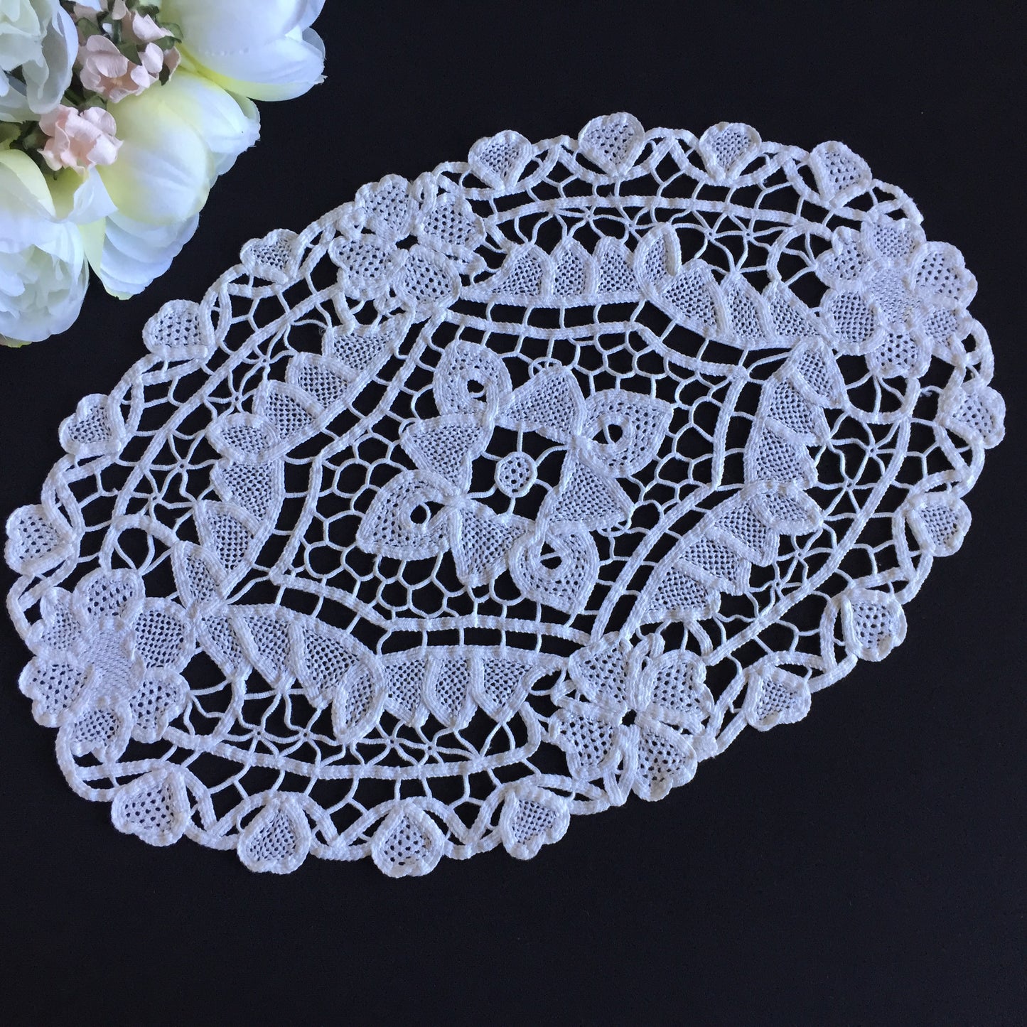 Point de Venise Vintage Handmade Venetian Style White Needle Lace Doily