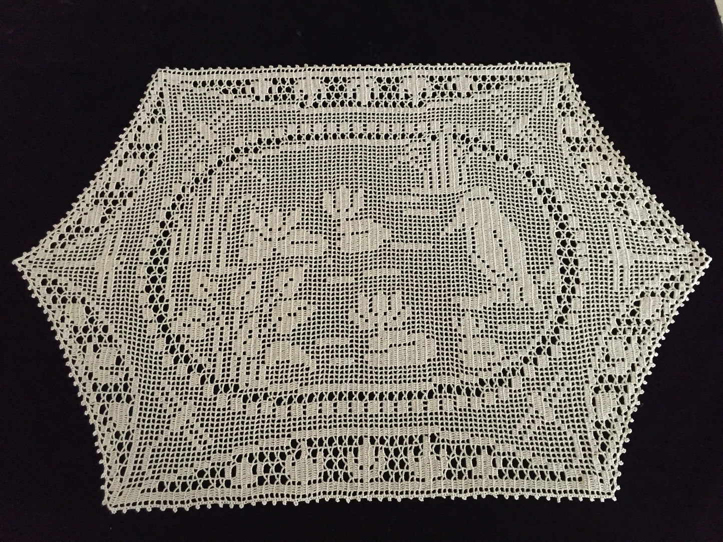 Mary Card Designed Collectible "Pond Lily" (1930s) Vintage Crochet Lace Placemat Doily Chart 80