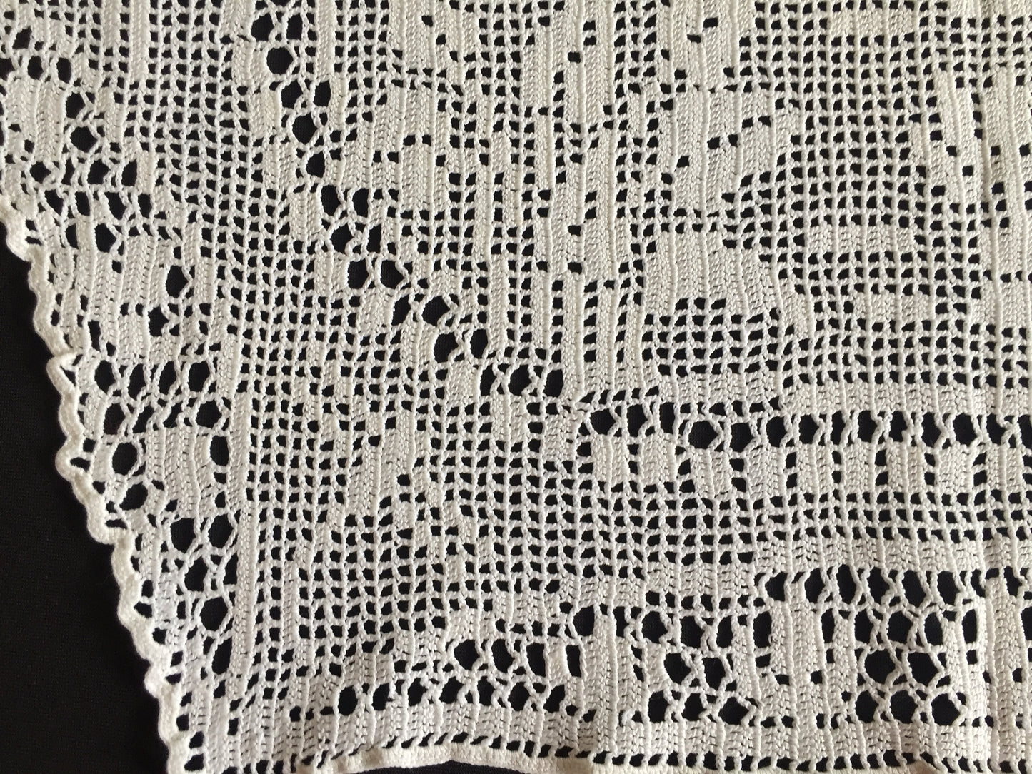 Mary Card Designed Collectible "Pond Lily" (1930s) Vintage Crochet Lace Placemat Doily Chart 80