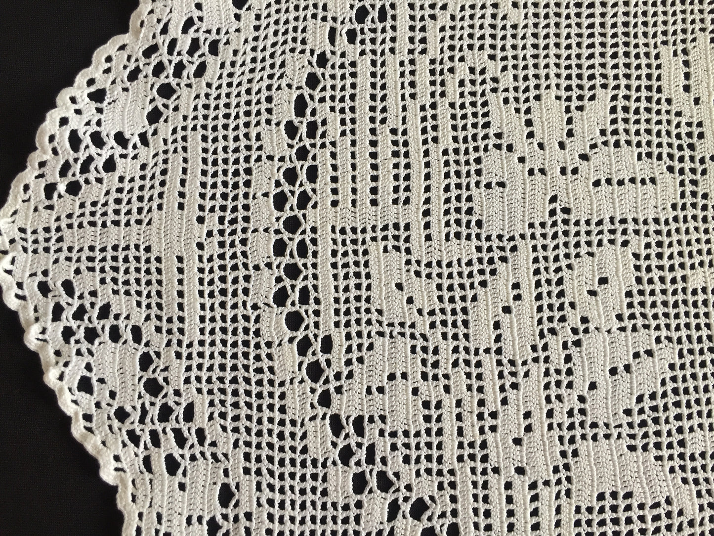 Mary Card Designed Collectible "Pond Lily" (1930s) Vintage Crochet Lace Placemat Doily Chart 80