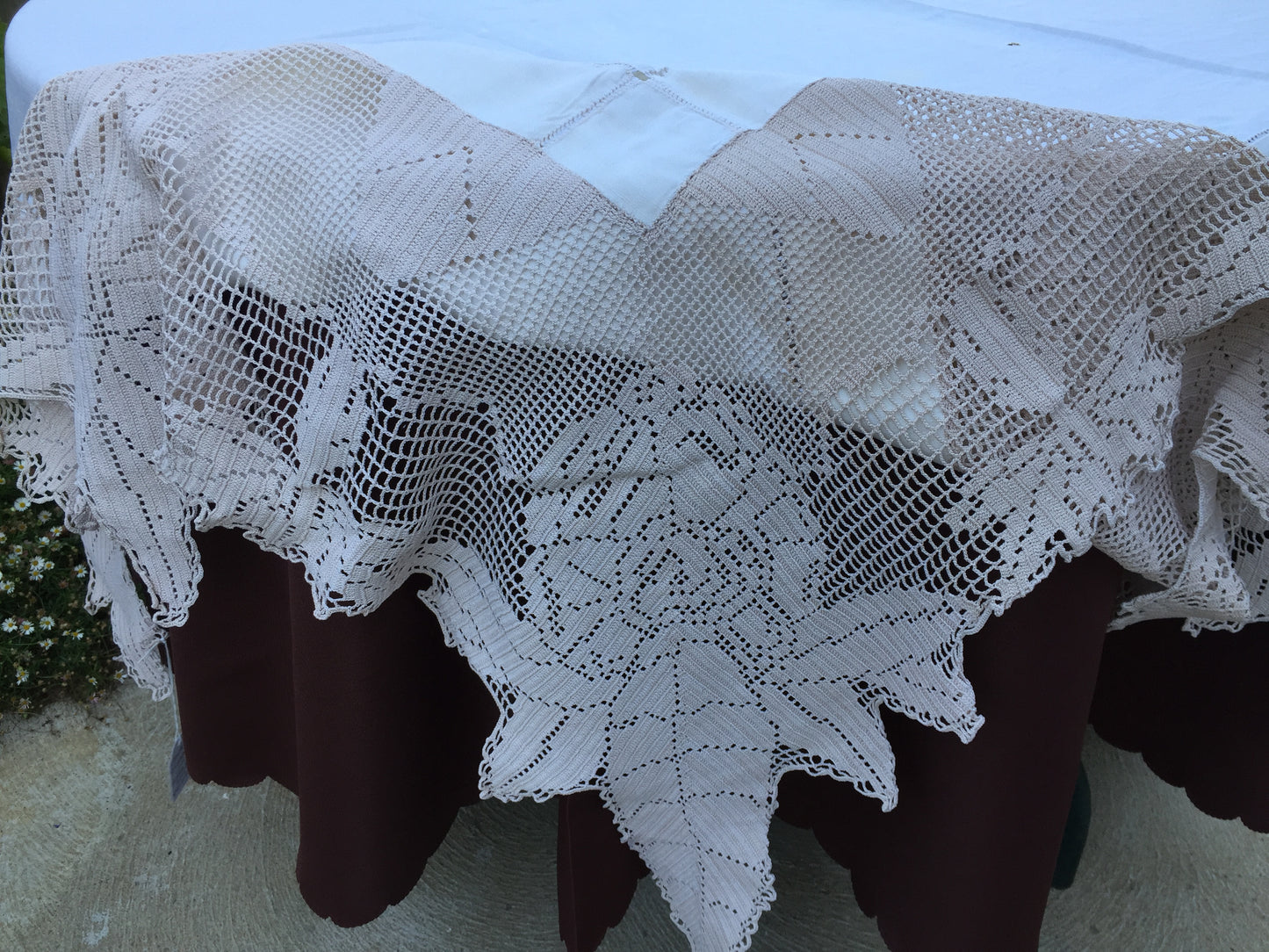 Mary Card "RHODODENDRON" Crochet Lace and Linen Collectible Vintage Tablecloth Weldon's Practical Needlework New Series No. 90