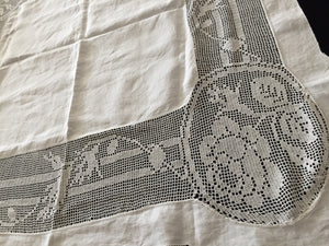 Mary Card Designed "ROSE and ROSEBUD" (1911/12) Small Vintage Filet Crochet Lace and Irish Linen Tablecloth