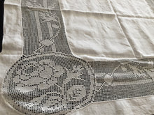 Load image into Gallery viewer, Mary Card Designed &quot;ROSE and ROSEBUD&quot; (1911/12) Small Vintage Filet Crochet Lace and Irish Linen Tablecloth