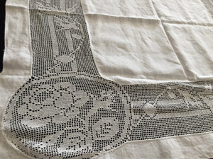 Mary Card Designed "ROSE and ROSEBUD" (1911/12) Small Vintage Filet Crochet Lace and Irish Linen Tablecloth