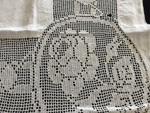 Mary Card Designed "ROSE and ROSEBUD" (1911/12) Small Vintage Filet Crochet Lace and Irish Linen Tablecloth