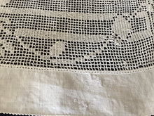 Load image into Gallery viewer, Mary Card Designed &quot;ROSE and ROSEBUD&quot; (1911/12) Small Vintage Filet Crochet Lace and Irish Linen Tablecloth