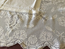 Load image into Gallery viewer, Mary Card &quot;SEASIDE (AQUARIUM) CLOTH&quot; Crochet Lace and Linen Vintage Tablecloth English Chart No 59