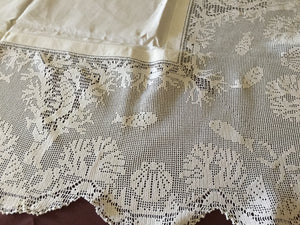 Mary Card "SEASIDE (AQUARIUM) CLOTH" Crochet Lace and Linen Vintage Tablecloth English Chart No 59