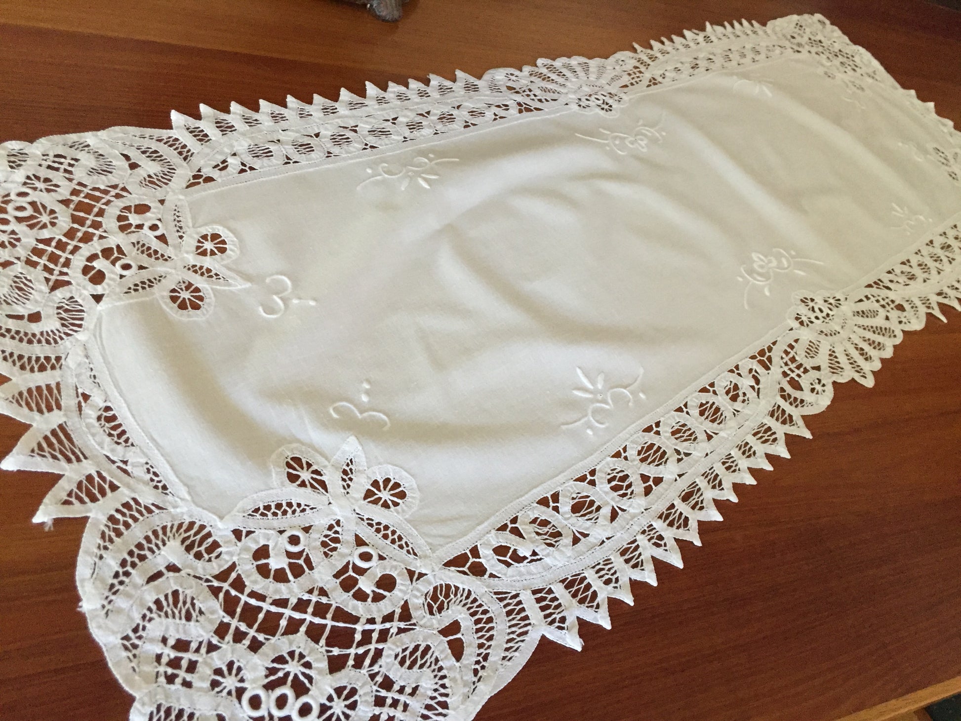 Vintage Hand Embroidered White Cotton & Battenburg Lace Table Runner   romantiques.com.au