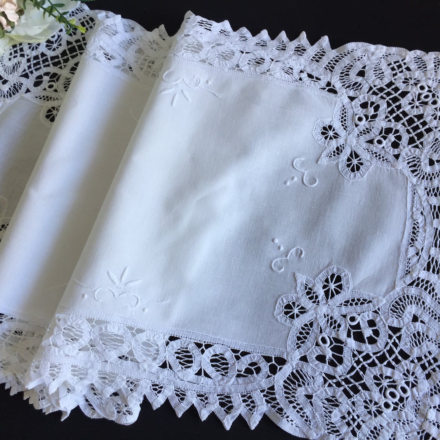 1980s Vintage Hand Embroidered White Cotton & Battenburg Lace Table Runner