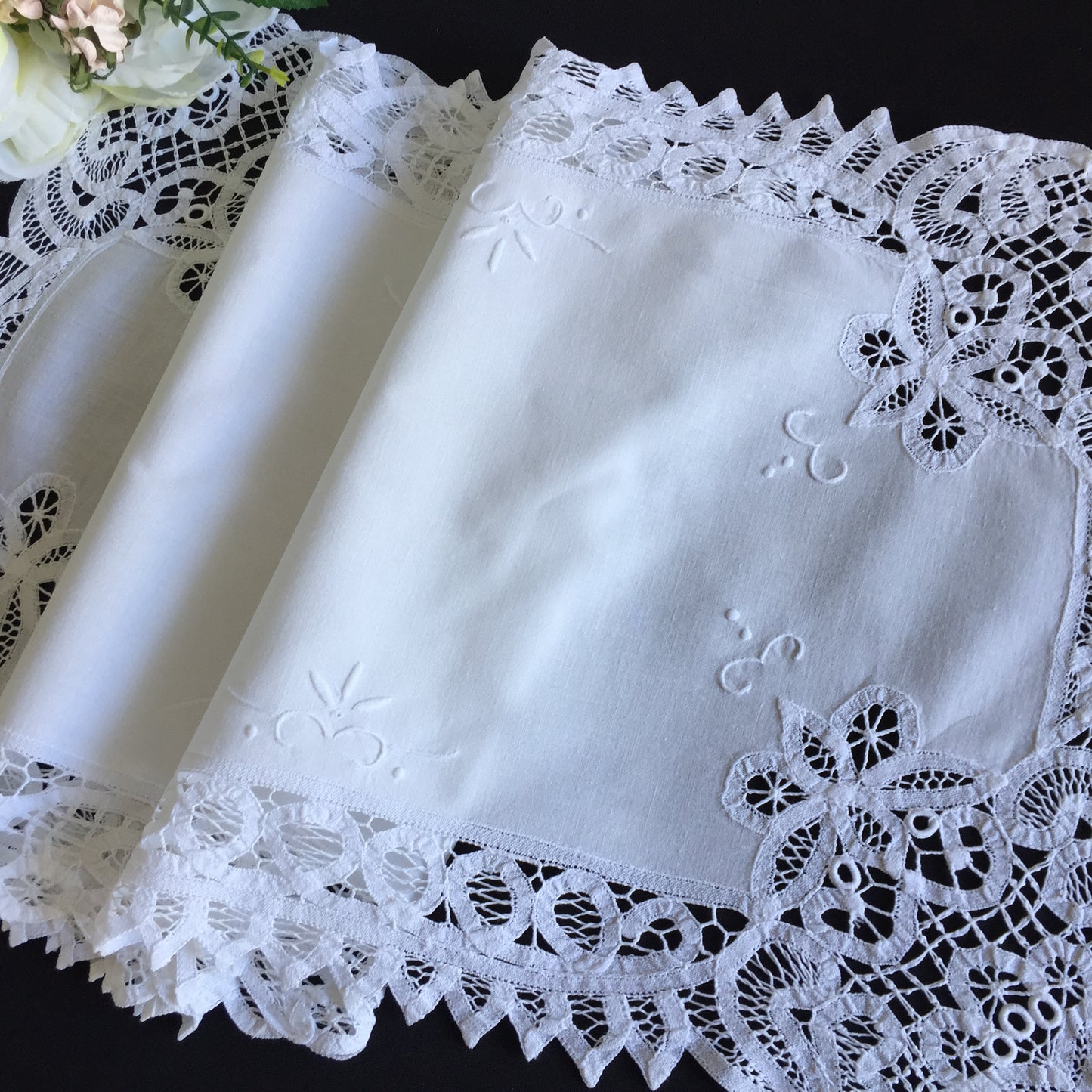 1980s Vintage Hand Embroidered White Cotton & Battenburg Lace Table Runner