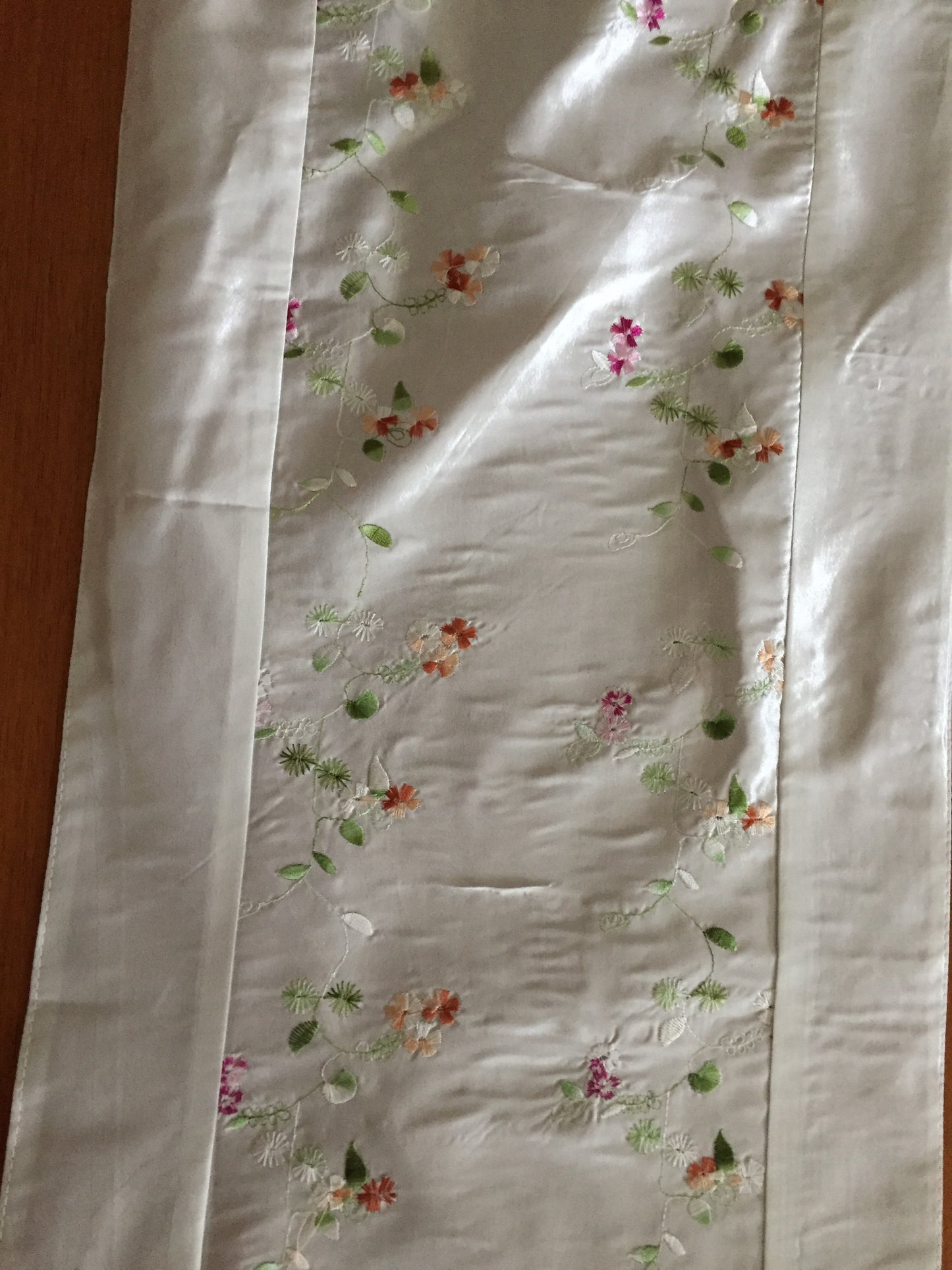 1990s Vintage Embroidered Floral Satin Polyester Table Runner with Tassels