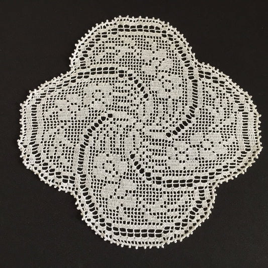 Mary Card Designed "TEA TREE d'oyley" Collectible Filet Crochet Lace Doily English Chart No 87 (1939)