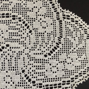 Mary Card Designed "TEA TREE d'oyley" Collectible Filet Crochet Lace Doily English Chart No 87 (1939)