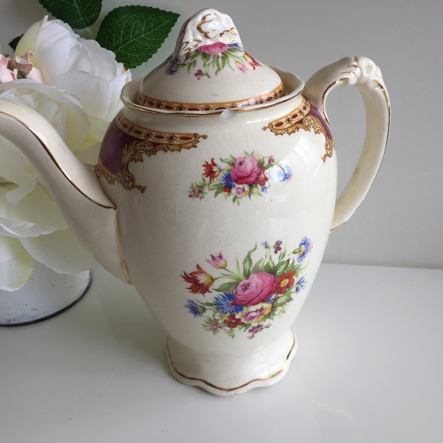 Wedgwood "VINCENT" Pattern Vintage Porcelain Teapot with Lid Made in England