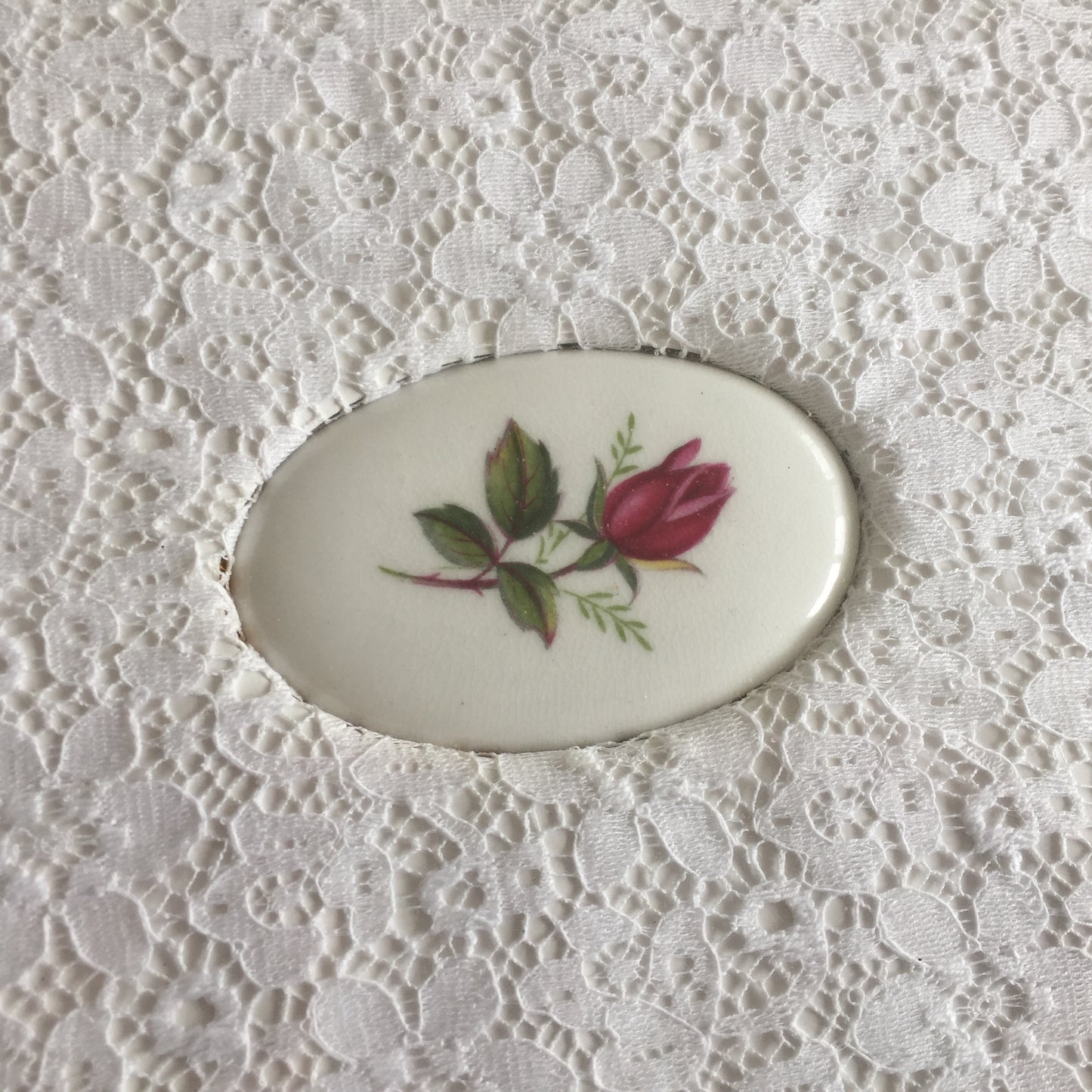 Red Roses, White Lace, Brass & Glass 3 Pce Vanity Set: Tray, Jar & Brush Mid Century Vintage