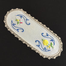 Load image into Gallery viewer, Australian Vintage Hand Embroidered Sandwich Doily