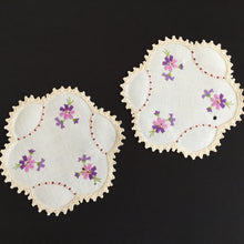 Load image into Gallery viewer, Australian Vintage Hand Embroidered Linen Doily Pair