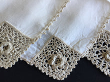 Load image into Gallery viewer, Handmade Vintage Beige Cotton Napkins with Crochet Lace