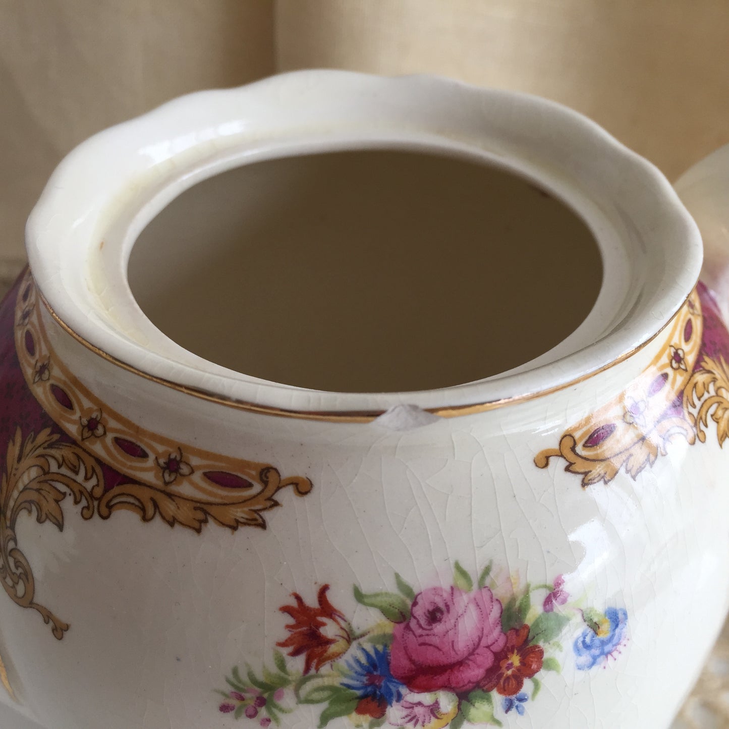 Wedgwood "VINCENT" Pattern Vintage Porcelain Teapot with Lid Made in England
