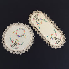 Load image into Gallery viewer, Australian Vintage Hand Embroidered Linen Doily Pair