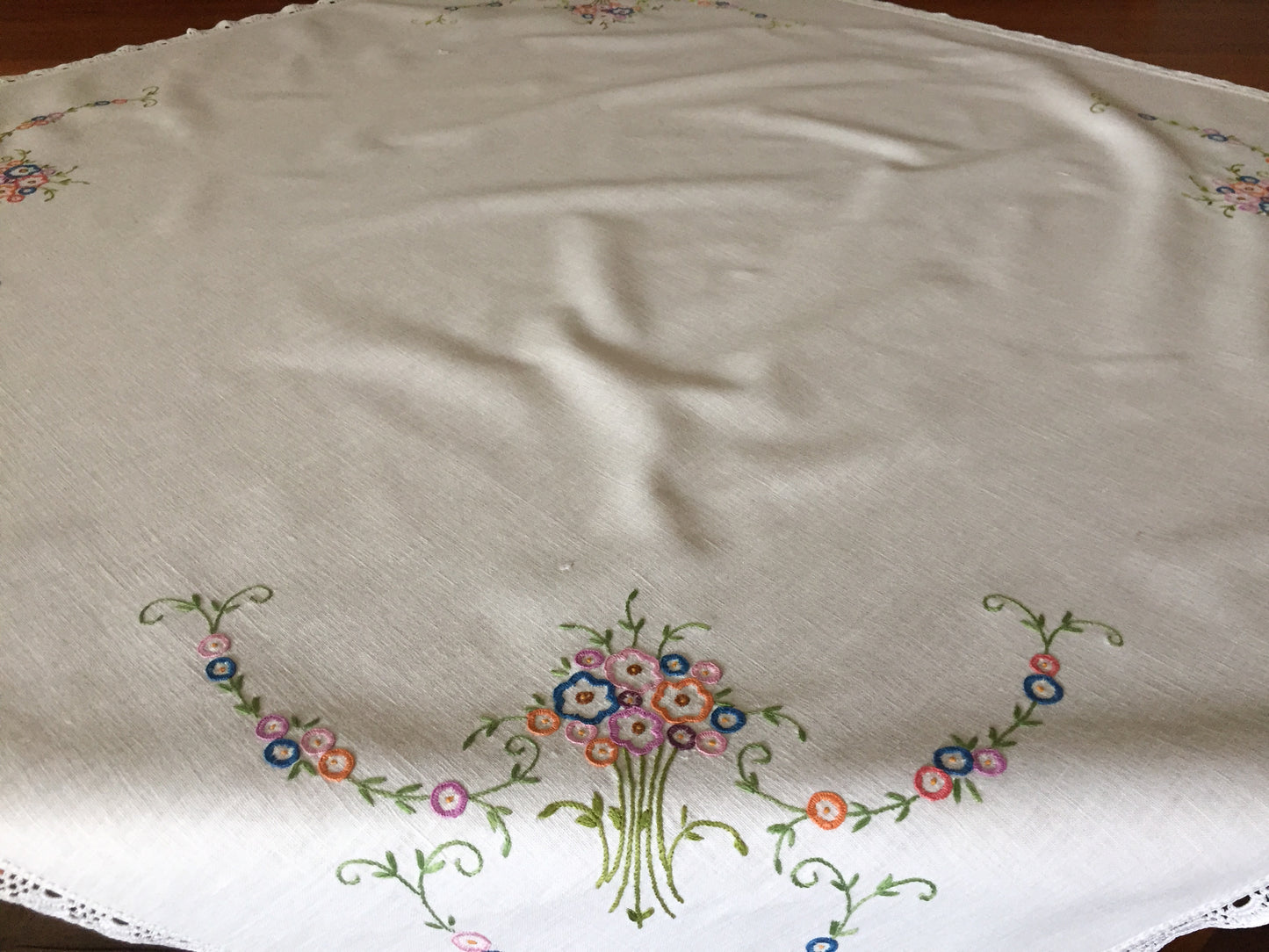 Australian Vintage Hand Embroidered Linen Tablecloth