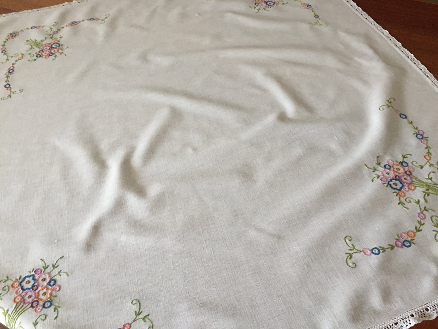 Australian Vintage Hand Embroidered Linen Tablecloth