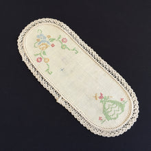 Load image into Gallery viewer, Australian Vintage Hand Embroidered Sandwich Doily