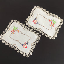 Load image into Gallery viewer, Australian Vintage Hand Embroidered Linen Doily Pair