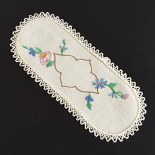 Load image into Gallery viewer, Australian Vintage Hand Embroidered Sandwich Doily