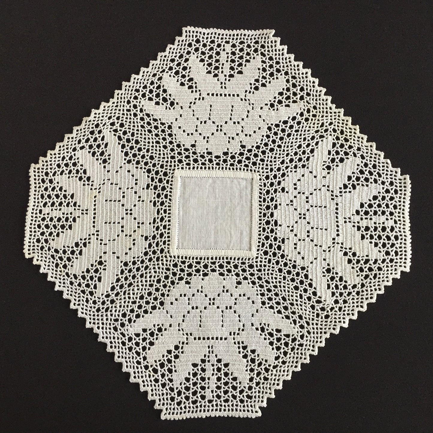 White Linen Doily with Waratah Flower Filet Crochet Lace Border