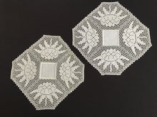 Load image into Gallery viewer, White Linen Doily with Waratah Flower Filet Crochet Lace Border