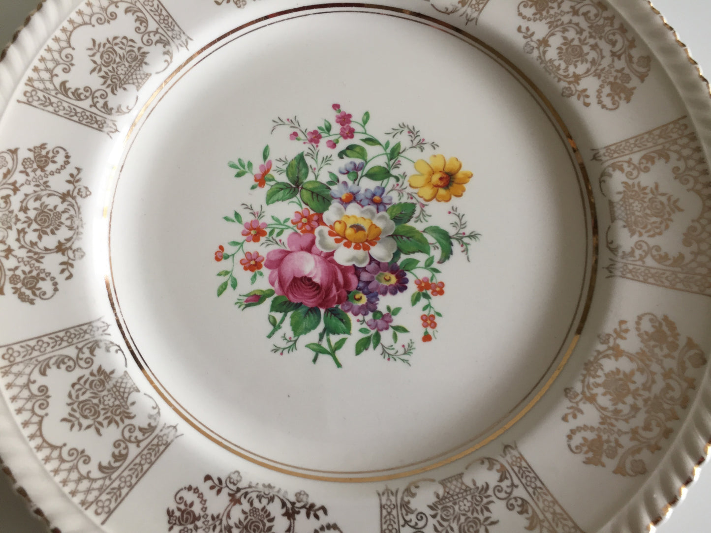 Johnson Brothers Old English Dinner Plate Flower Bouquet Gold Filigree