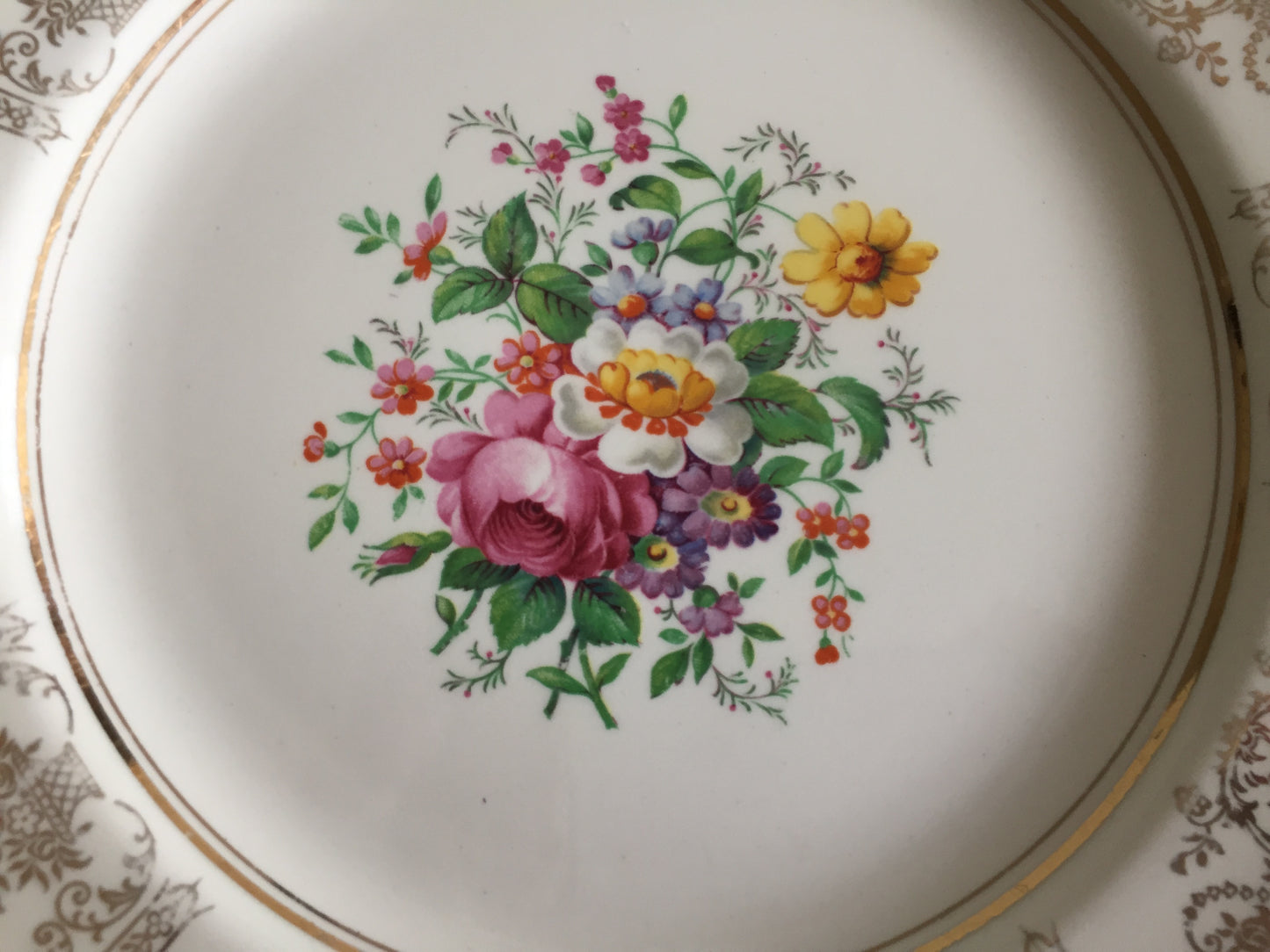 Johnson Brothers Old English Dinner Plate Flower Bouquet Gold Filigree