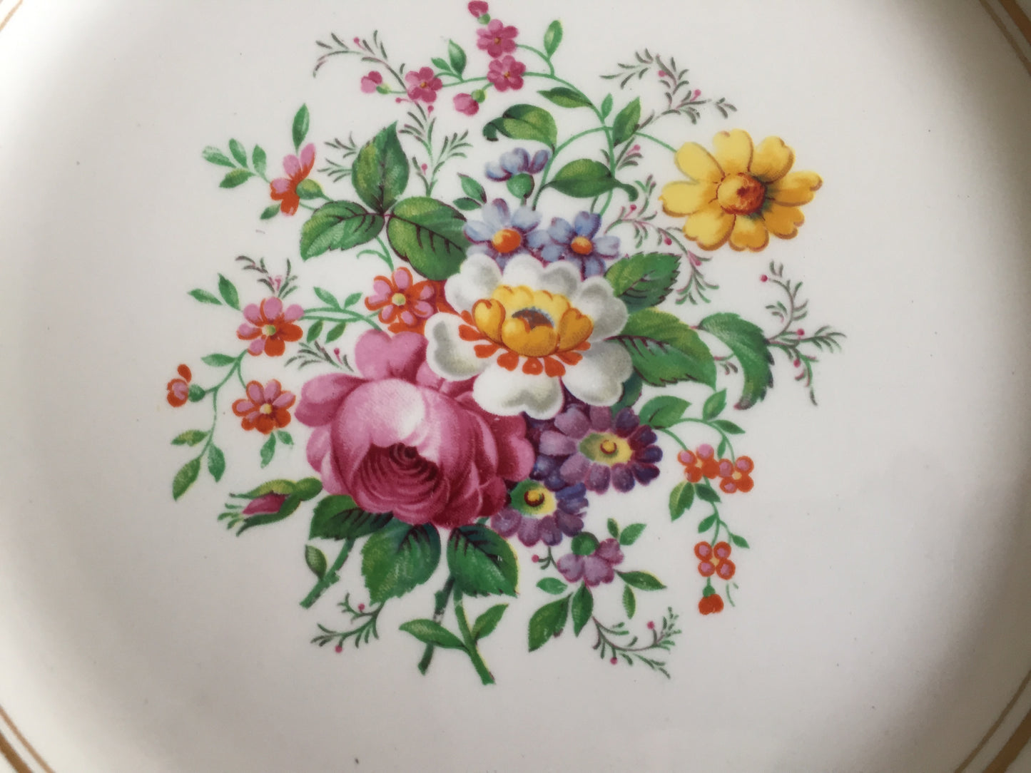 Johnson Brothers Old English Dinner Plate Flower Bouquet Gold Filigree