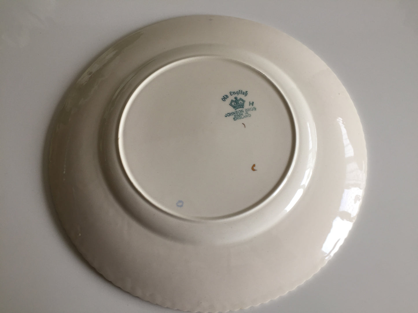 Johnson Brothers Old English Dinner Plate Flower Bouquet Gold Filigree