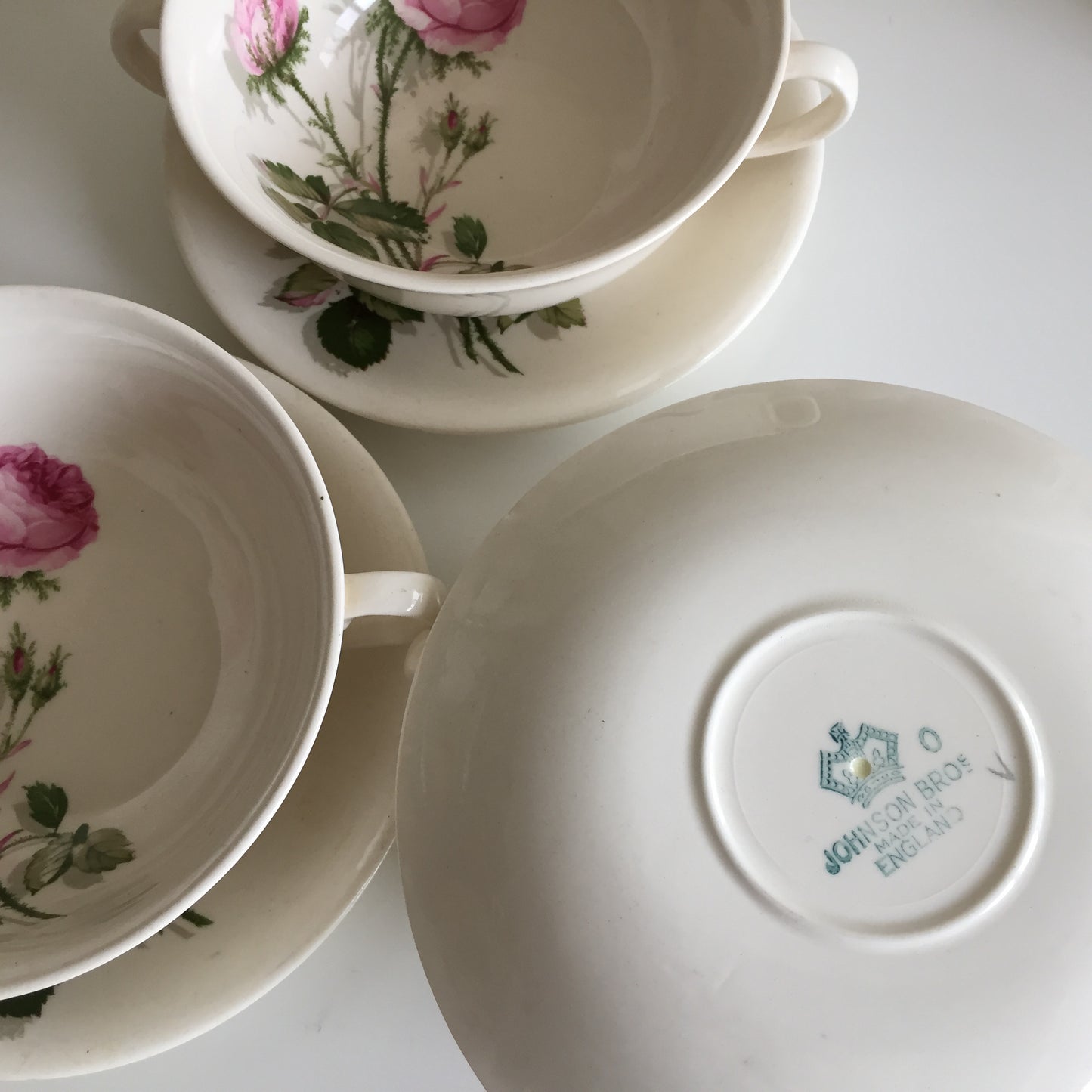 Johnson Brothers Latte Cup & Saucer Set Rose Pattern 6 pces | Mid-Century Vintage